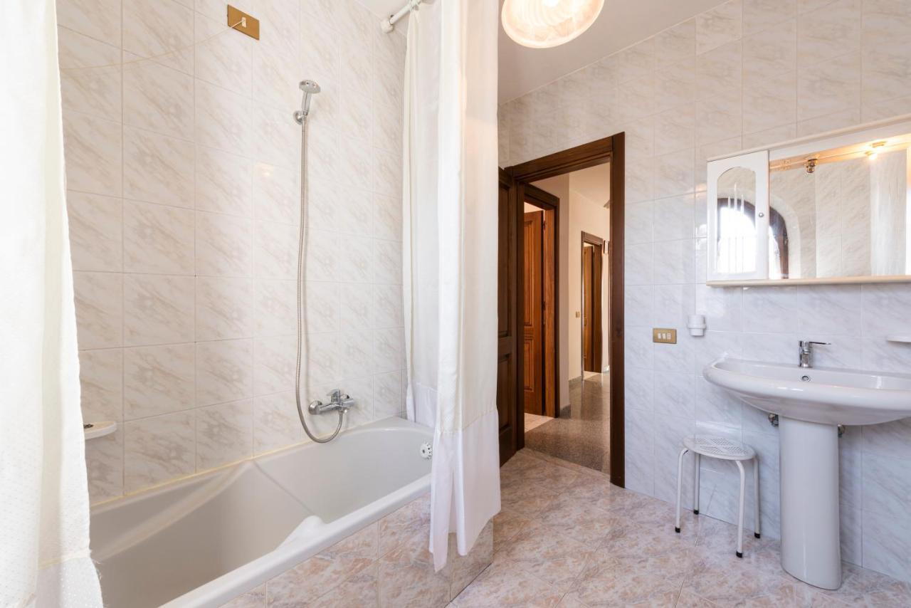 Residenza Tirrenia By Mmega Apartment Marina di Massa Bagian luar foto